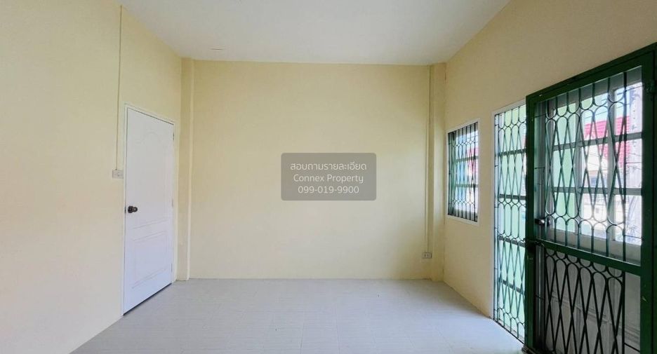 For sale 2 bedrooms townhouse in Mueang Samut Sakhon, Samut Sakhon
