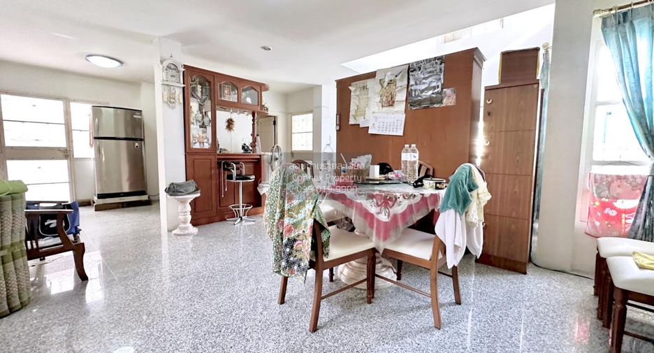 For sale 4 bedrooms house in Prawet, Bangkok
