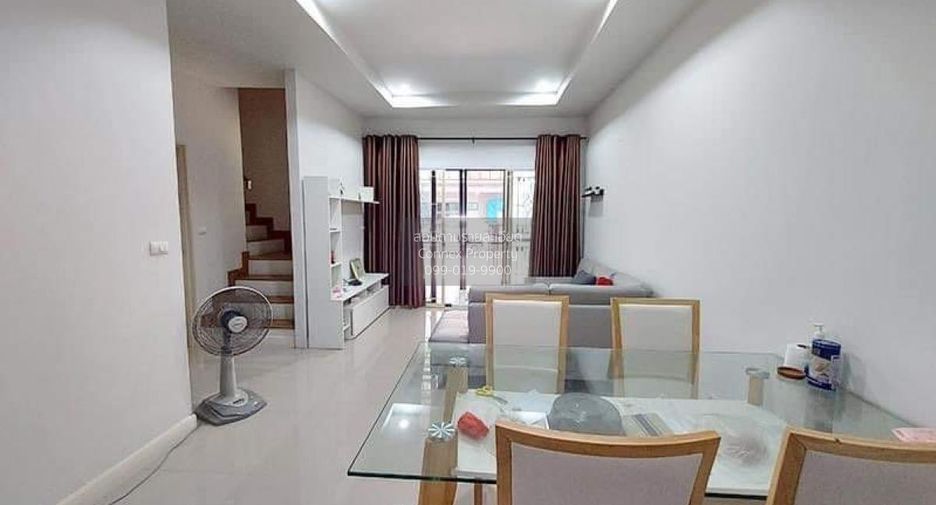 Продажа 4 спальни таунхаус в Lat Lum Kaeo, Патумтани