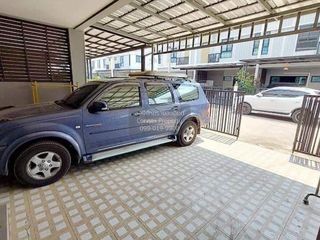 Продажа 4 спальни таунхаус в Lat Lum Kaeo, Патумтани