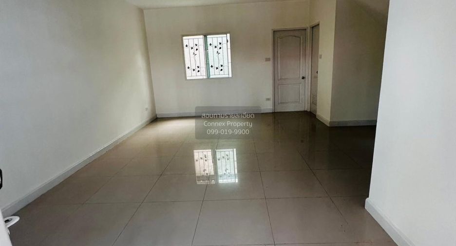 À vendre 3 chambres maison de ville à Thanyaburi, Pathum Thani