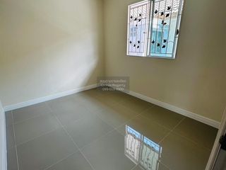Casa adosada en venta de 3 habitaciones en Thanyaburi, Pathum Thani