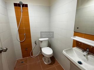 Casa adosada en venta de 3 habitaciones en Thanyaburi, Pathum Thani