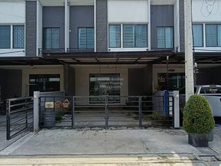 出售 3 卧室 联排别墅 在 Khlong Luang, Pathum Thani