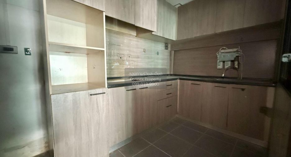For sale 3 ベッドルーム townhouse in Saphan Sung, Bangkok