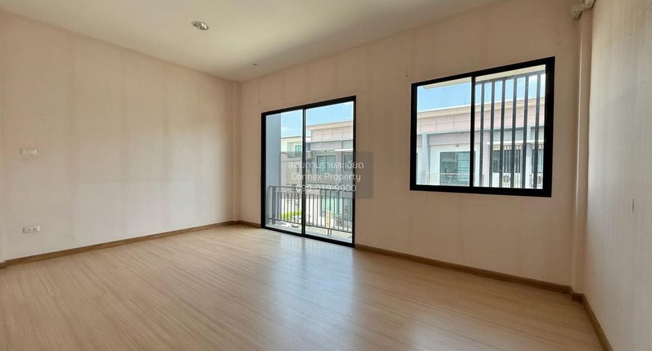 For sale 3 ベッドルーム townhouse in Saphan Sung, Bangkok