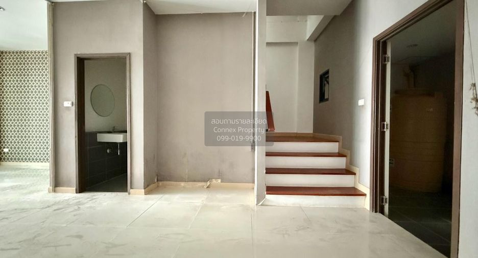 For sale 3 ベッドルーム townhouse in Saphan Sung, Bangkok