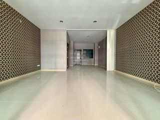 Продажа 3 спальни таунхаус в Сапхан Сунг, Бангкок