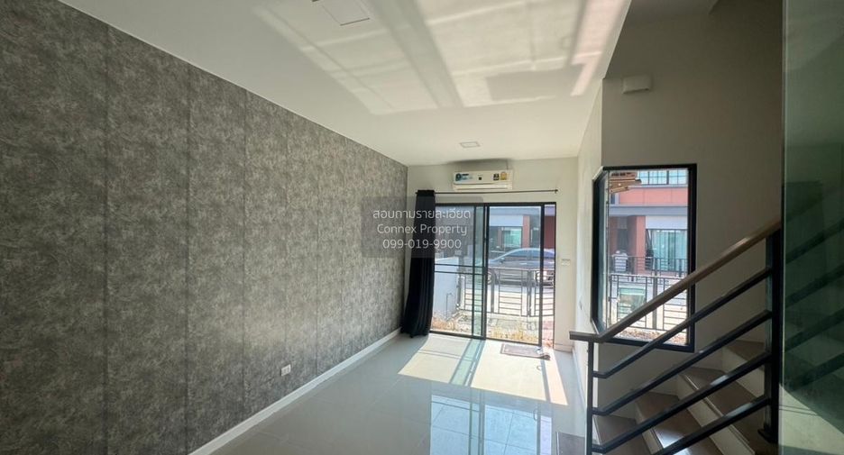For sale 2 bedrooms townhouse in Mueang Pathum Thani, Pathum Thani
