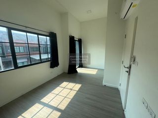 For sale 2 bedrooms townhouse in Mueang Pathum Thani, Pathum Thani