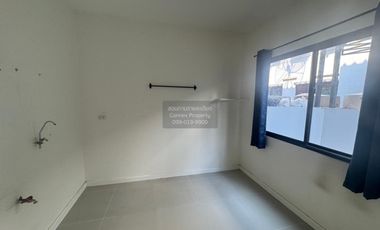 For sale 2 bedrooms townhouse in Mueang Pathum Thani, Pathum Thani