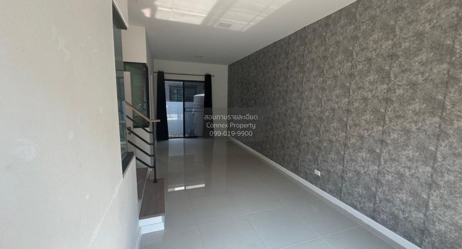 For sale 2 bedrooms townhouse in Mueang Pathum Thani, Pathum Thani
