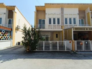 For sale 4 bedrooms townhouse in Mueang Samut Sakhon, Samut Sakhon