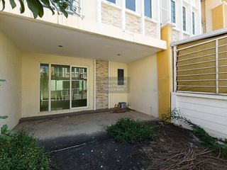 For sale 4 bedrooms townhouse in Mueang Samut Sakhon, Samut Sakhon