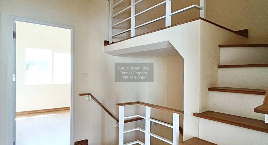 Casa adosada en venta de 4 habitaciones en Mueang Samut Sakhon, Samut Sakhon