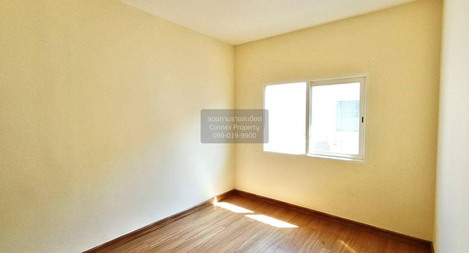 Casa adosada en venta de 4 habitaciones en Mueang Samut Sakhon, Samut Sakhon