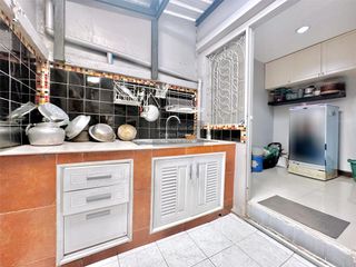 Casa adosada en venta de 2 habitaciones en Wang Thonglang, Bangkok