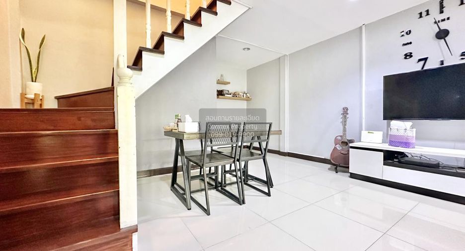 Casa adosada en venta de 2 habitaciones en Wang Thonglang, Bangkok