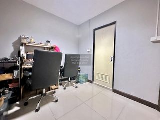 Casa adosada en venta de 2 habitaciones en Wang Thonglang, Bangkok