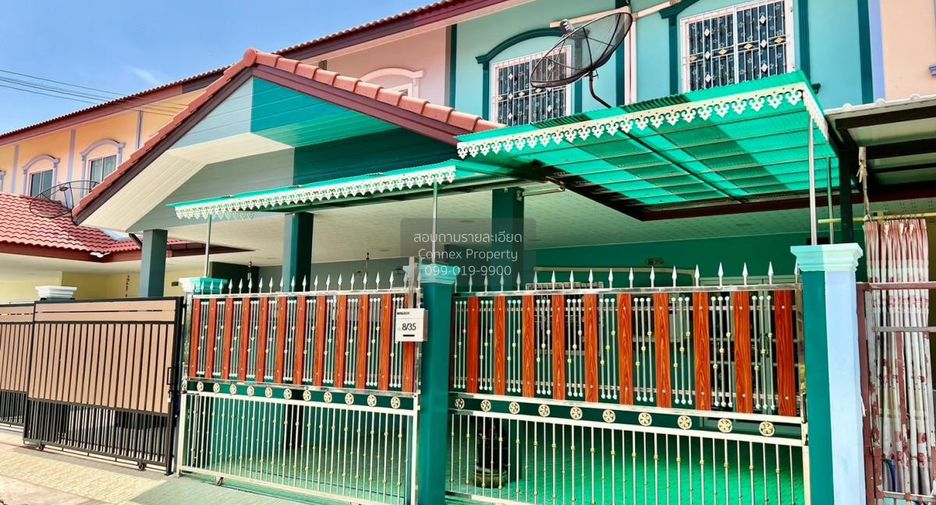 À vendre 3 chambres maison de ville à Krathum Baen, Samut Sakhon