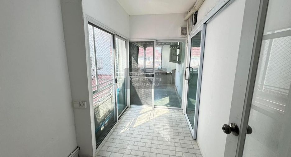 For sale 3 bedrooms townhouse in Bang Pa-in, Phra Nakhon Si Ayutthaya