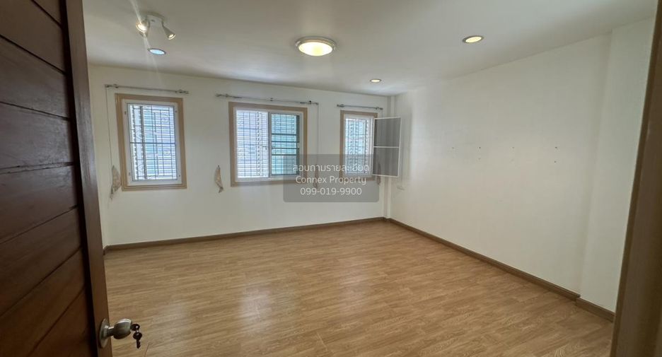 Casa adosada en venta de 3 habitaciones en Rat Burana, Bangkok