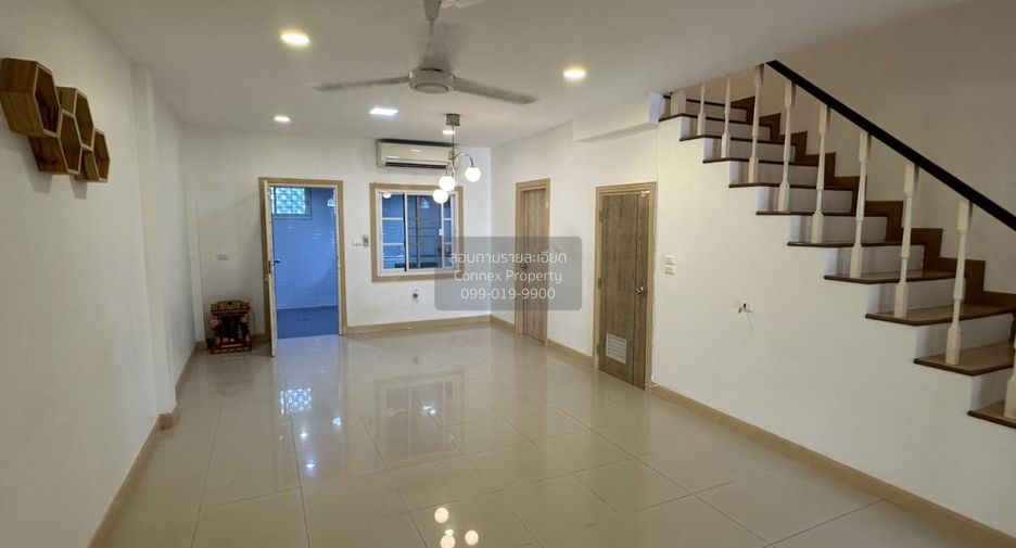 Casa adosada en venta de 3 habitaciones en Rat Burana, Bangkok