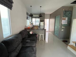 Casa adosada en venta de 4 habitaciones en Bang Yai, Nonthaburi