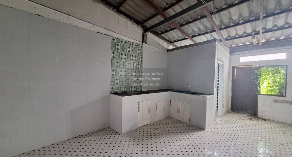 For sale 2 bedrooms townhouse in Mueang Nakhon Pathom, Nakhon Pathom