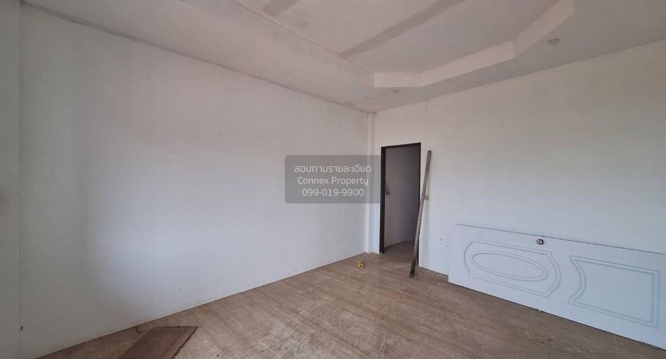 For sale 2 bedrooms townhouse in Mueang Nakhon Pathom, Nakhon Pathom