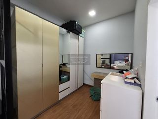 For sale 3 ベッドルーム house in Huai Khwang, Bangkok