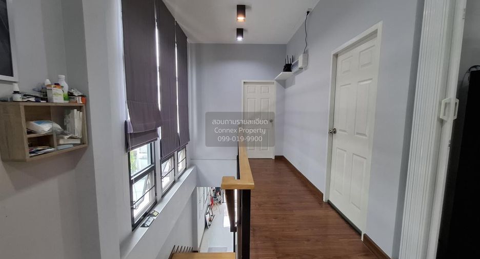 For sale 3 ベッドルーム house in Huai Khwang, Bangkok