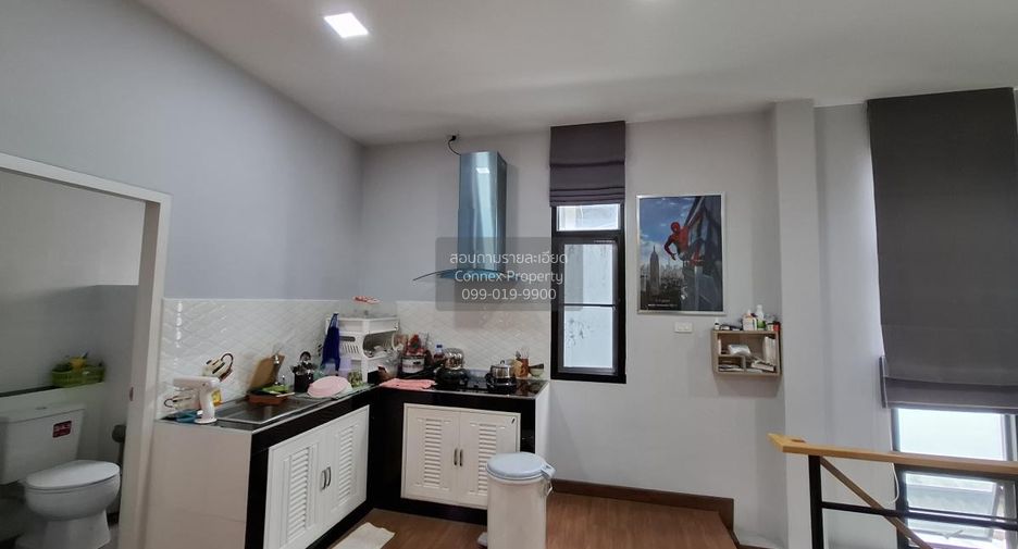 For sale 3 ベッドルーム house in Huai Khwang, Bangkok