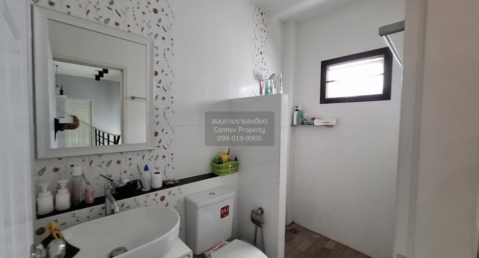 For sale 3 ベッドルーム house in Huai Khwang, Bangkok