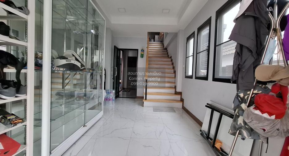 For sale 3 ベッドルーム house in Huai Khwang, Bangkok