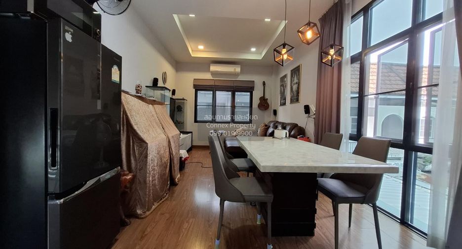 For sale 3 ベッドルーム house in Huai Khwang, Bangkok