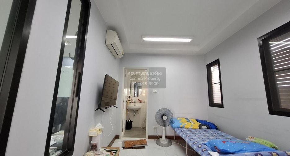 For sale 3 ベッドルーム house in Huai Khwang, Bangkok