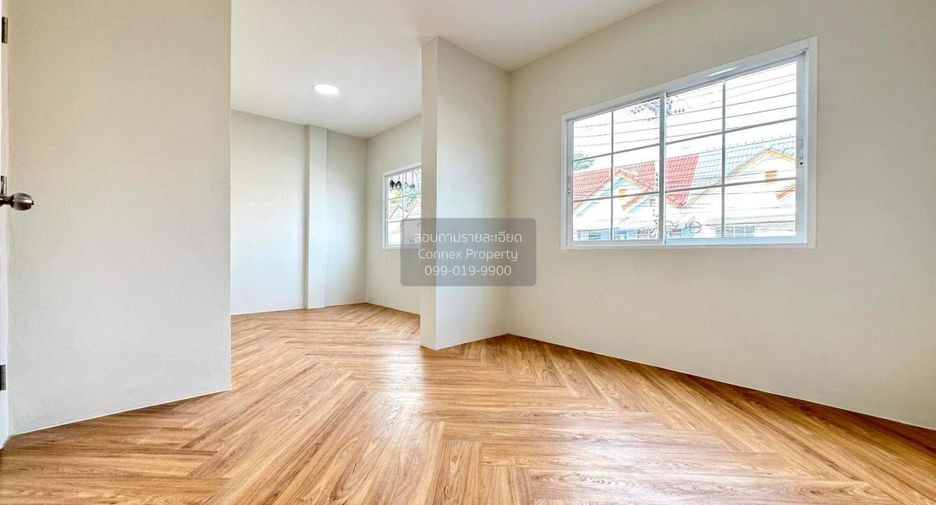 For sale 4 bedrooms townhouse in Thanyaburi, Pathum Thani