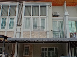 出售 4 卧室 联排别墅 在 Lak Si, 曼谷