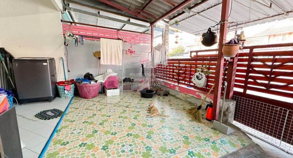 For sale 3 bedrooms townhouse in Mueang Samut Prakan, Samut Prakan