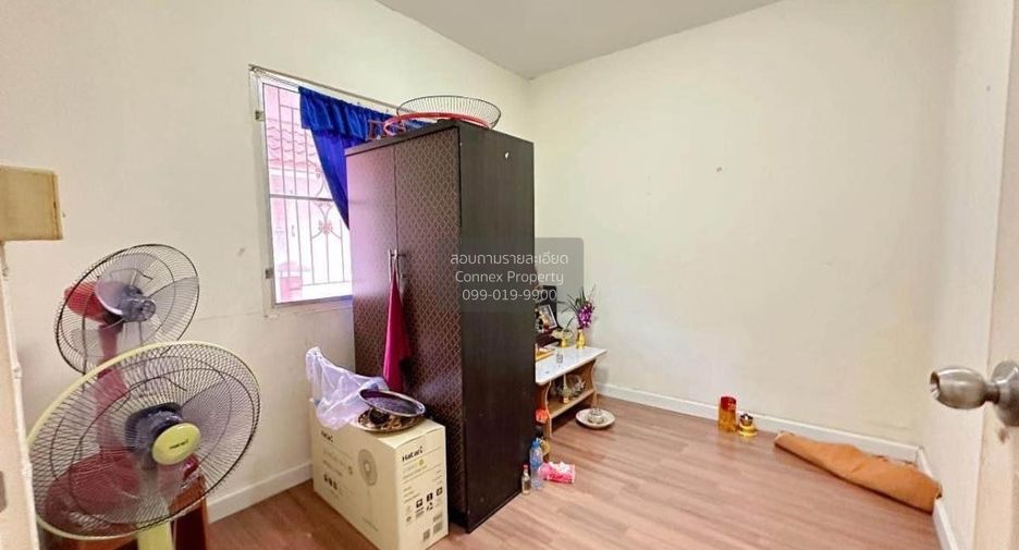 For sale 3 bedrooms townhouse in Mueang Samut Prakan, Samut Prakan