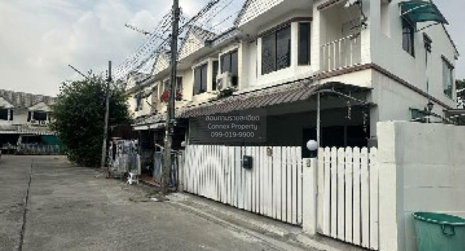 For sale 2 bedrooms townhouse in Pak Kret, Nonthaburi