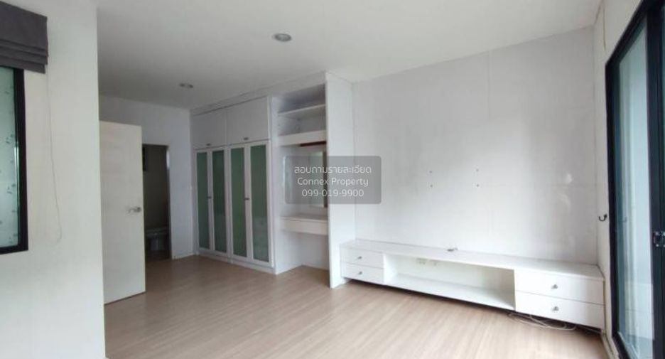 Casa adosada en venta de 3 habitaciones en Chom Thong, Bangkok