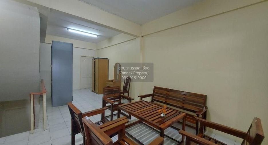 For sale 3 bedrooms retail Space in Nakhon Chai Si, Nakhon Pathom