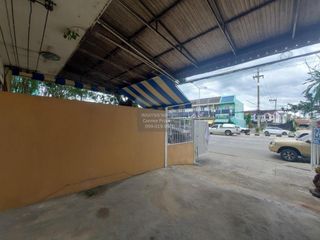 For sale 3 bedrooms retail Space in Nakhon Chai Si, Nakhon Pathom
