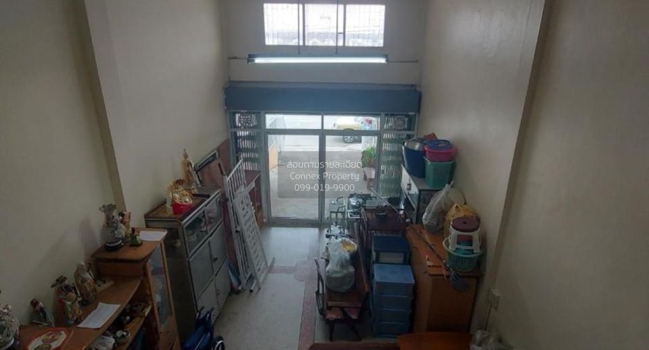For sale 3 bedrooms retail Space in Nakhon Chai Si, Nakhon Pathom