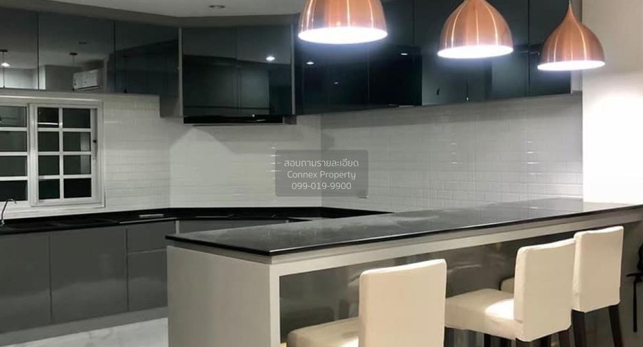 For sale 6 bedrooms townhouse in Pak Kret, Nonthaburi
