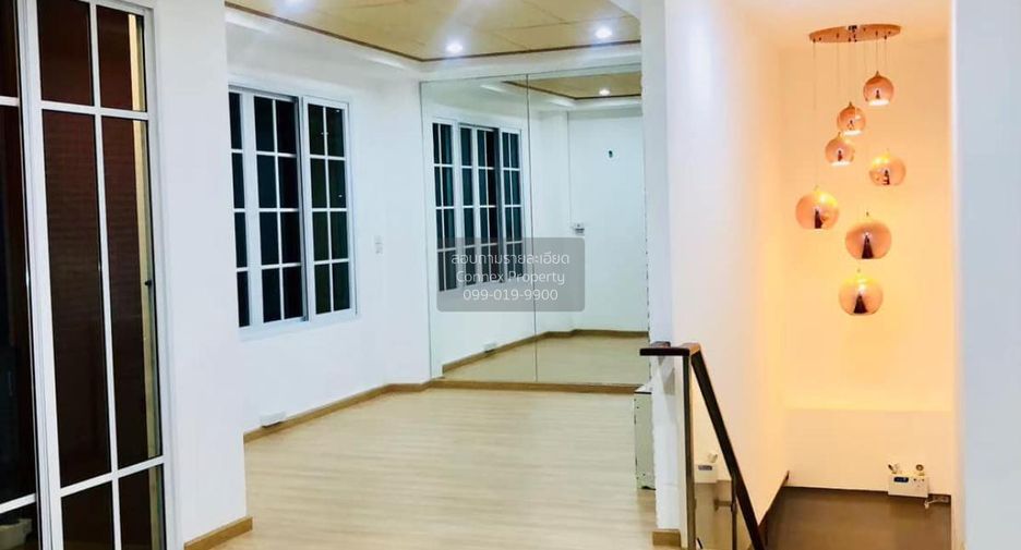 For sale 6 bedrooms townhouse in Pak Kret, Nonthaburi