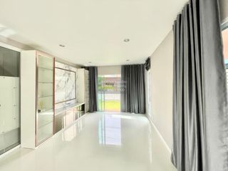 For sale 3 bedrooms house in Mueang Samut Sakhon, Samut Sakhon