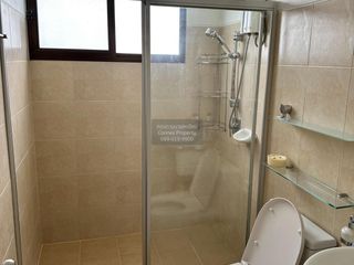 Condo en venta de 2 habitaciones en Bang Kapi, Bangkok
